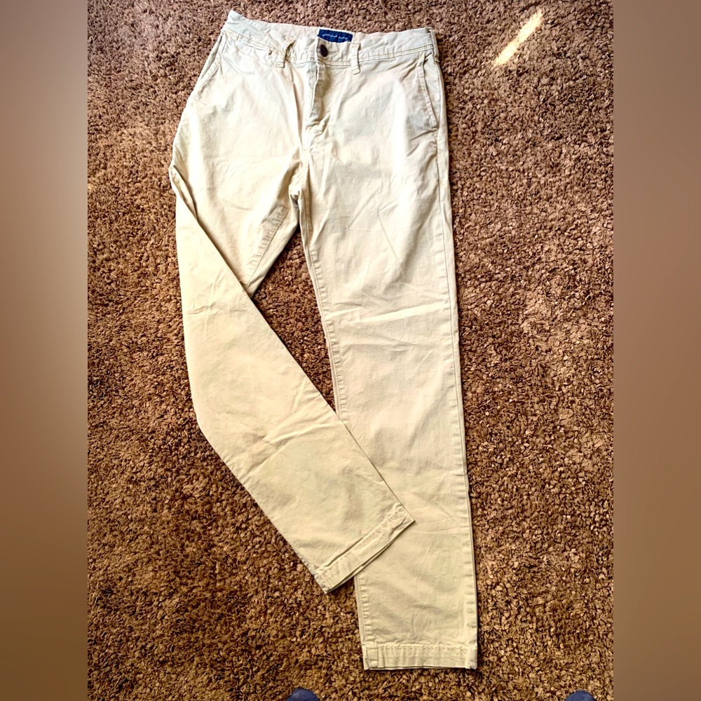 American Eagle young man’s Slim Khaki Pants